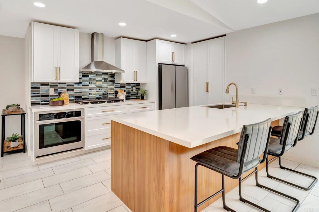 Photo of Listing #PTP2503751