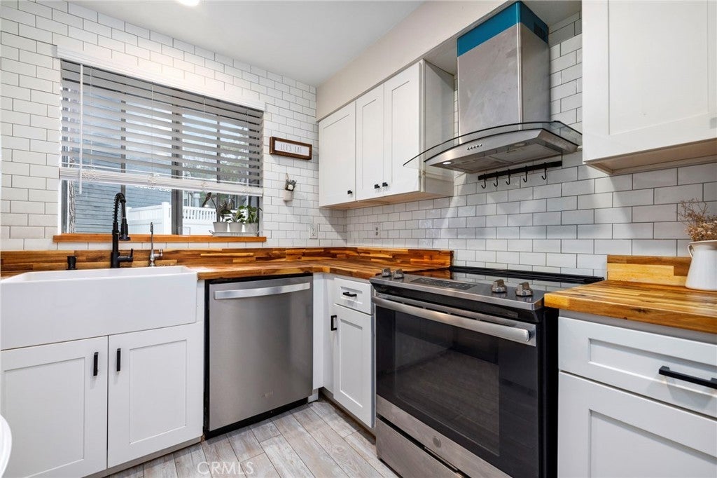 25339 Pine Creek Lane, Wilmington