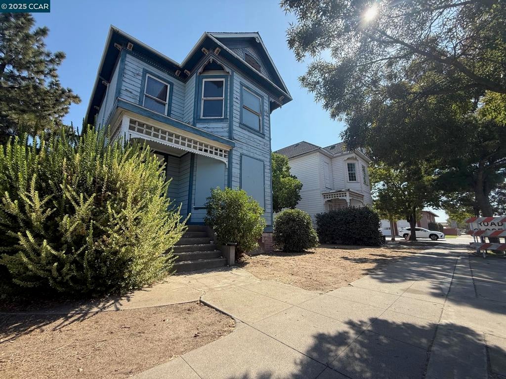 151 3rd Ave, Oakdale