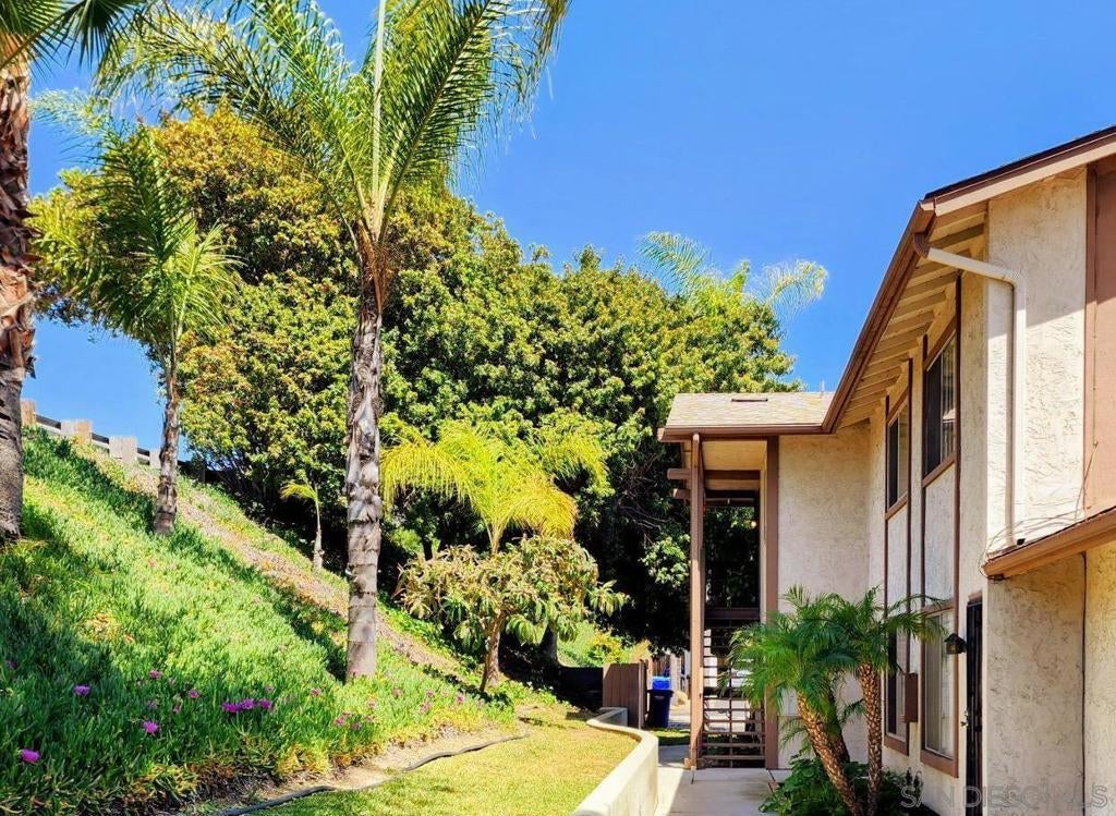 8293 Echo Dell Rd, San Diego