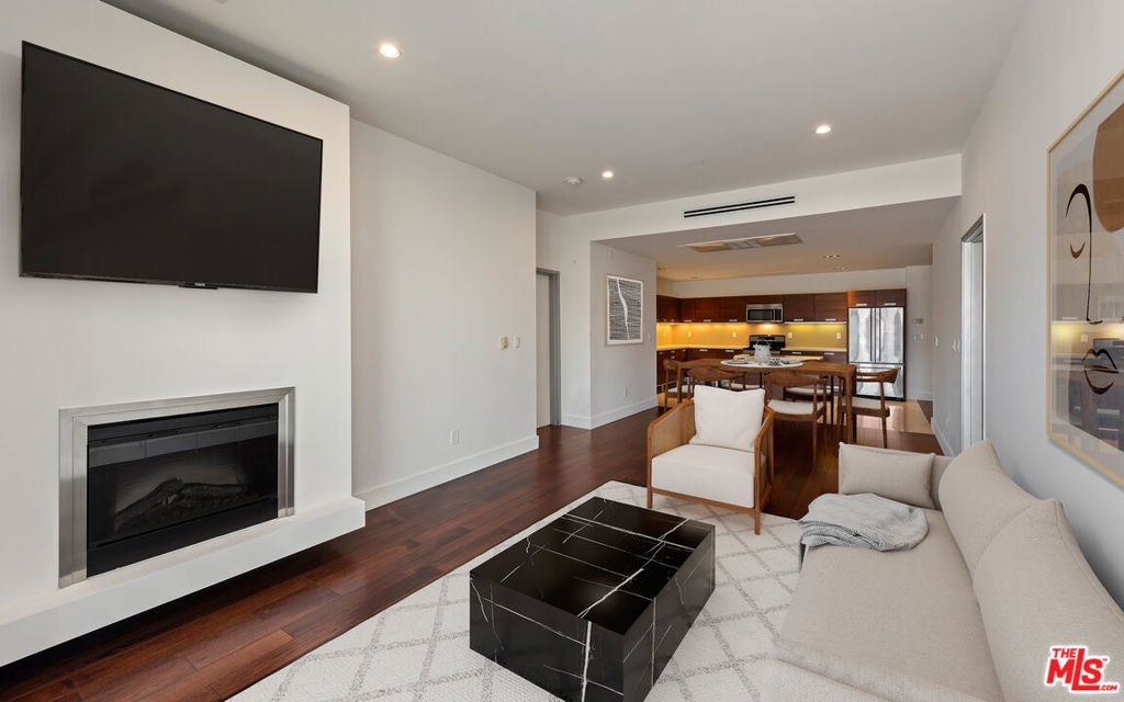 Photo of Listing #25542597