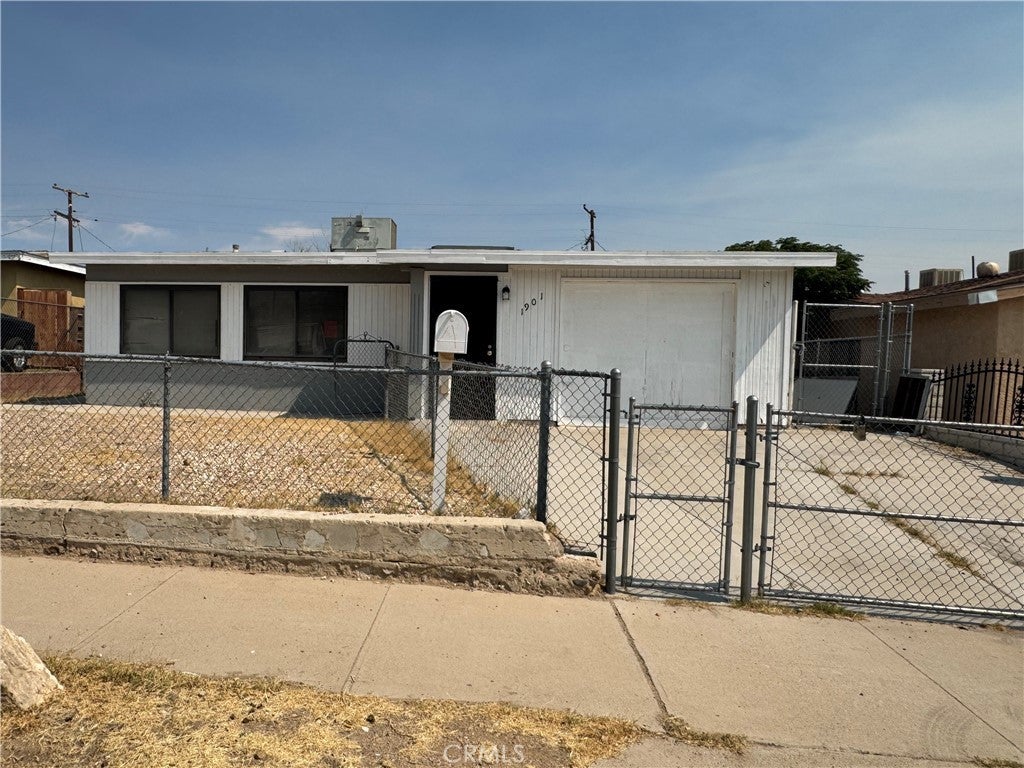 1901 Sunrise Road, Barstow
