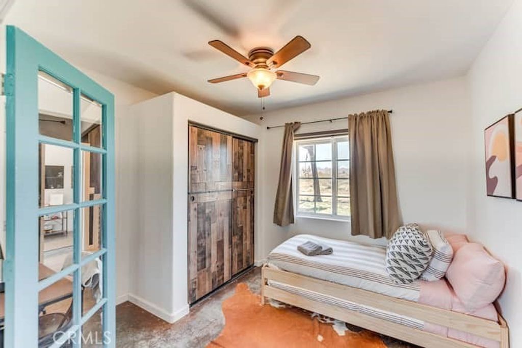 58725 Botkin Road, Landers