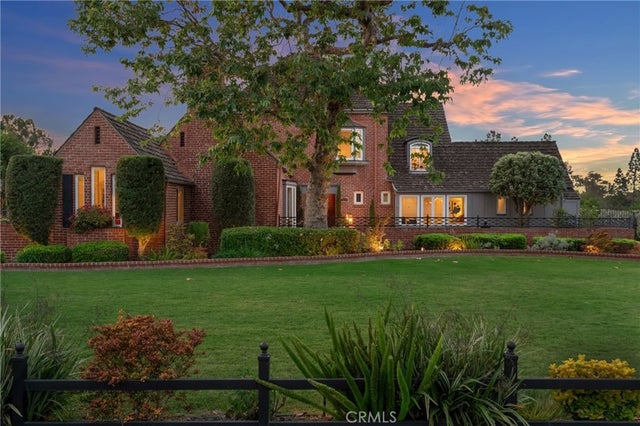 4275 Country Club Drive, Long Beach