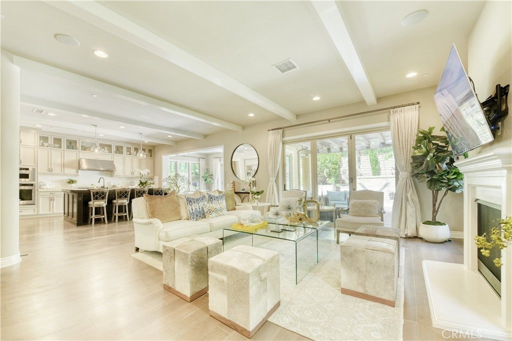 46 Shadybend, Irvine