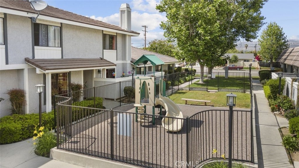 Photo of Listing #SR25118095