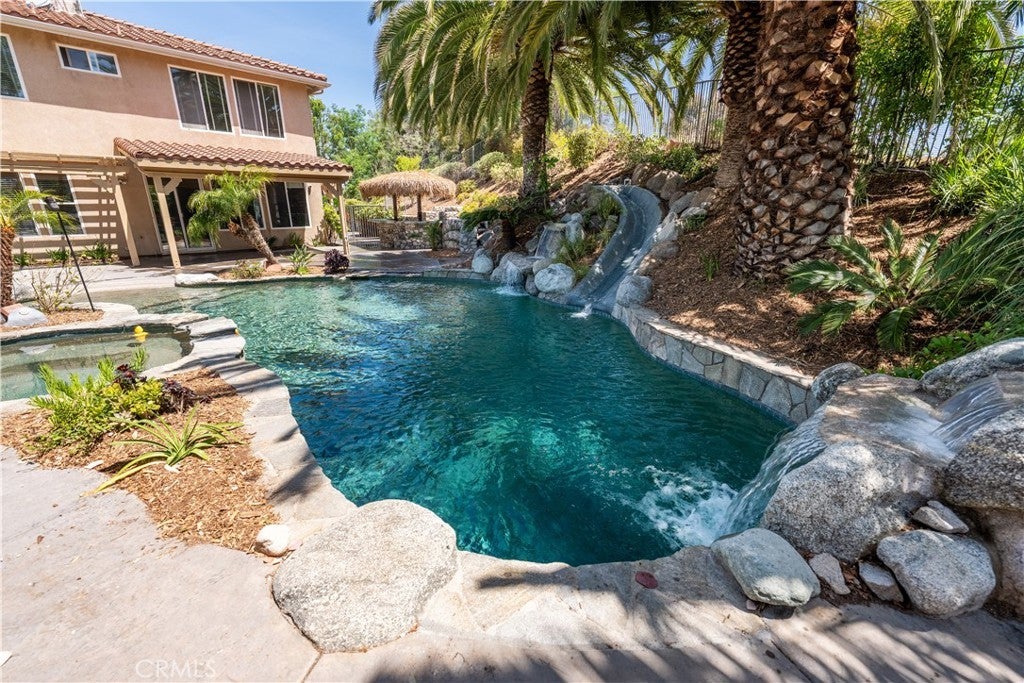 Photo of Listing #IV25118358