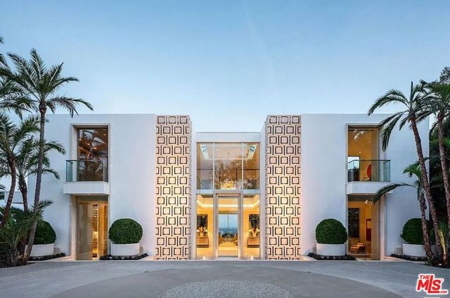 1500 Gilcrest Drive, Beverly Hills
