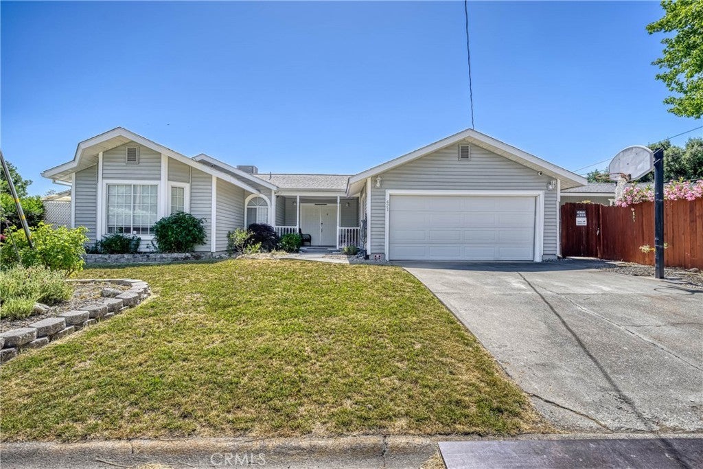 421 Lake Street, Clearlake Oaks