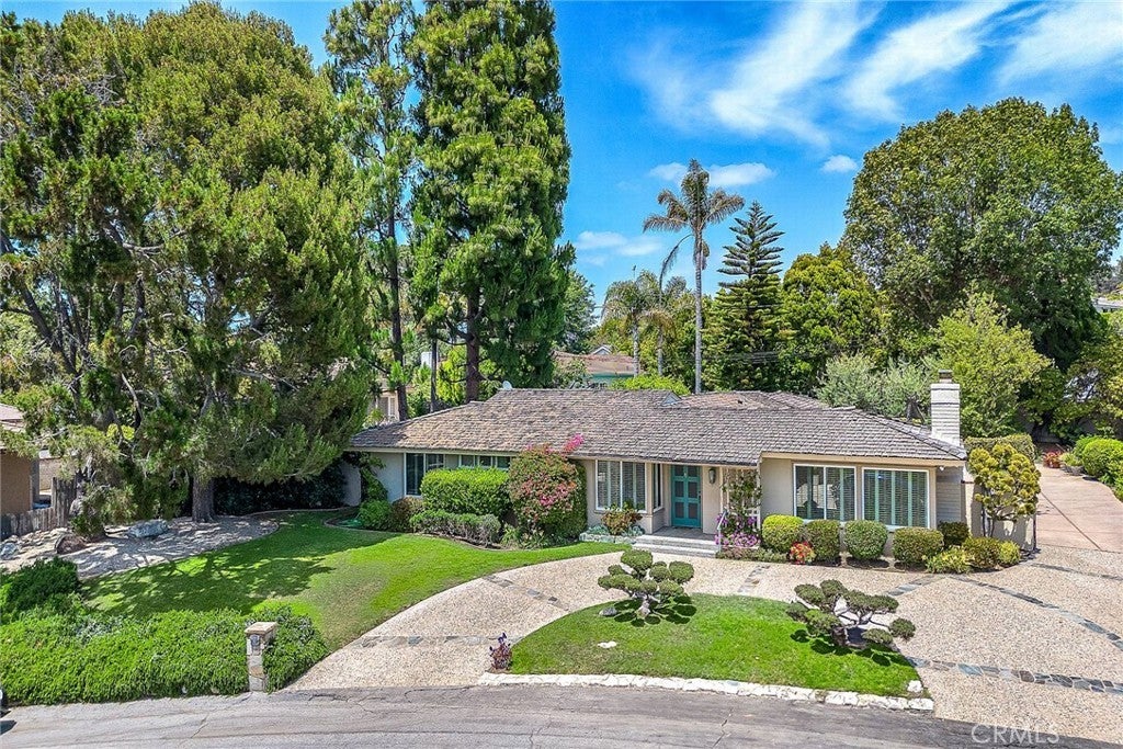 2208 Thorley Place