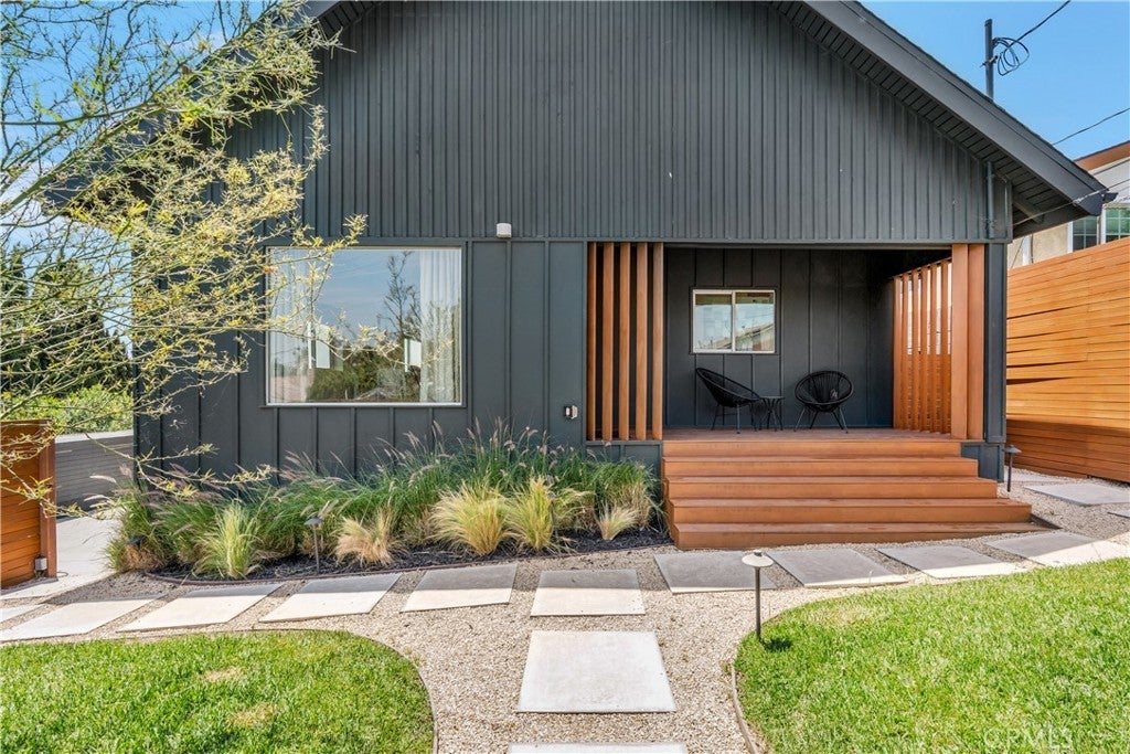 Photo of Listing #SB25113567