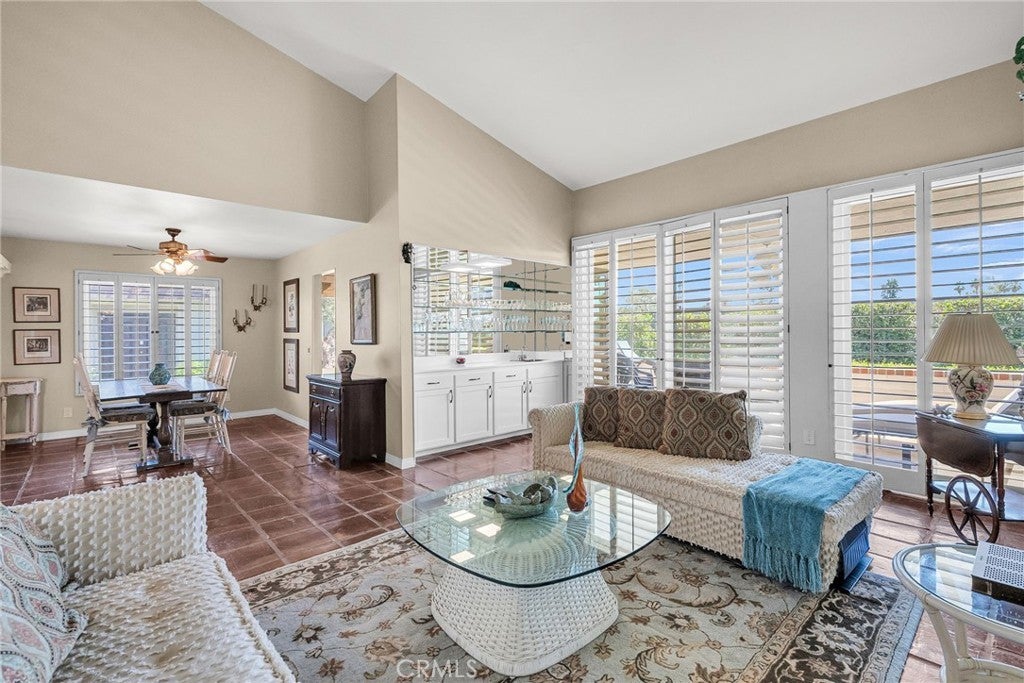 Photo of Listing #IV25112124