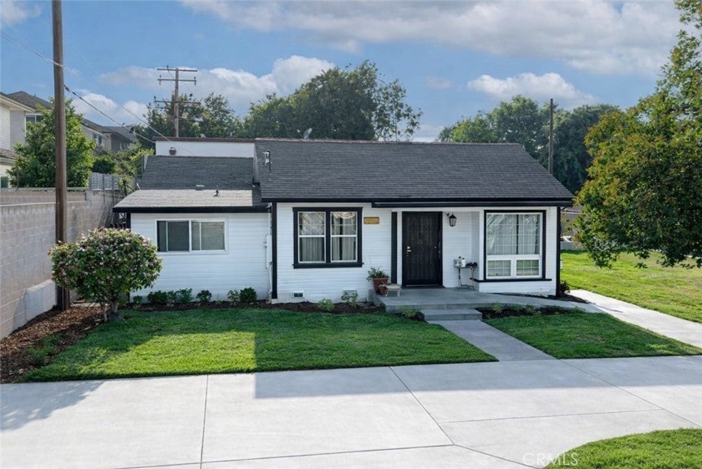 Photo of Listing #MB25121426