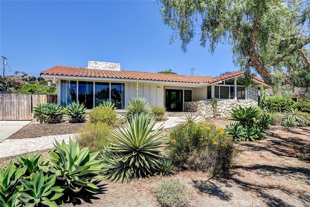 2552 Palos Verdes Drive