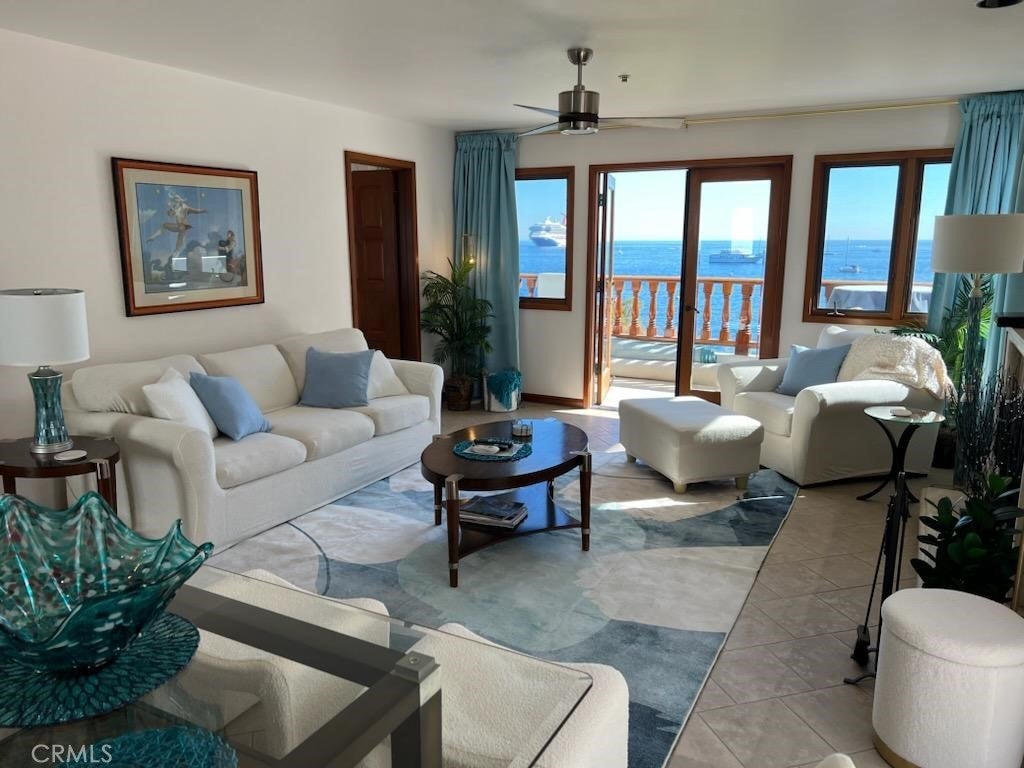 68 Playa Azul, Avalon