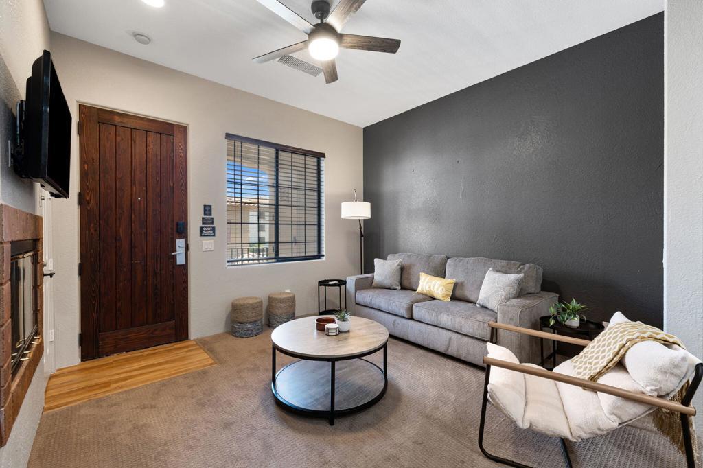 50660 Santa Rosa Plaza # 5, La Quinta