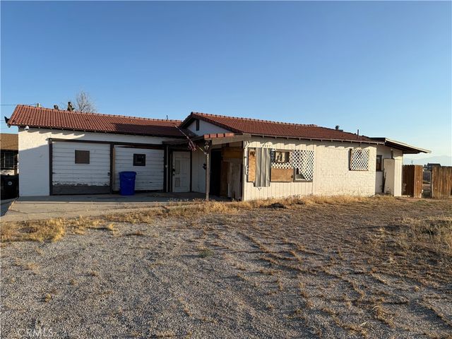 22449 Ottawa Road, Apple Valley