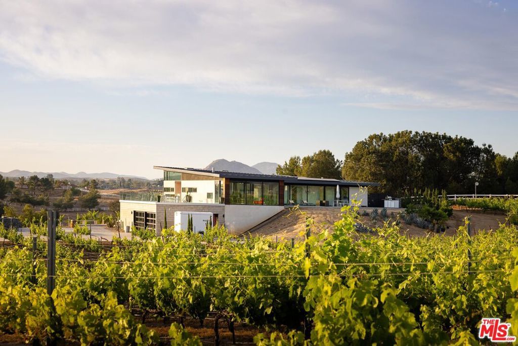 Photo of Listing #25549219