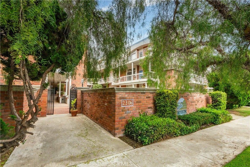 2306 Palos Verdes Drive West 302