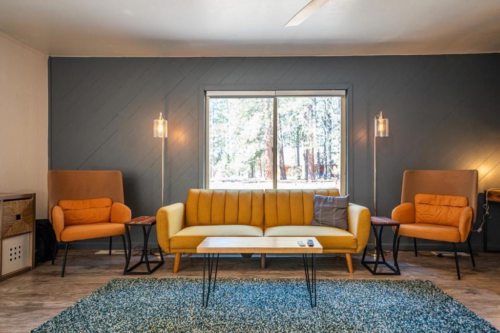Listing photo for 941 Sunset Drive, South Lake Tahoe, CA, Cabin home for sale