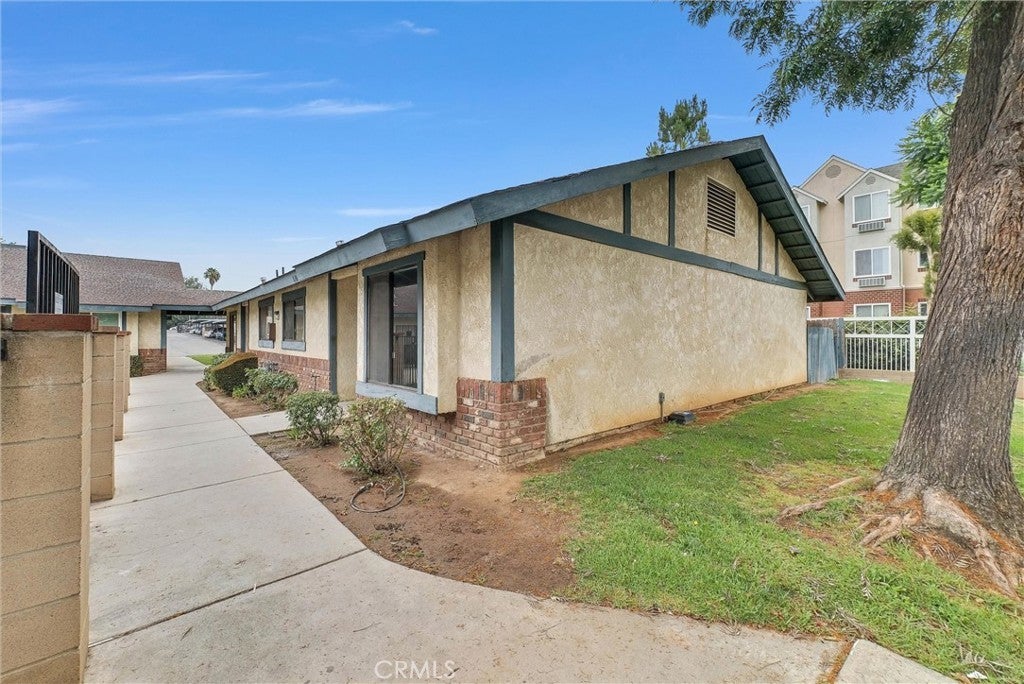 Photo of Listing #IV25128866