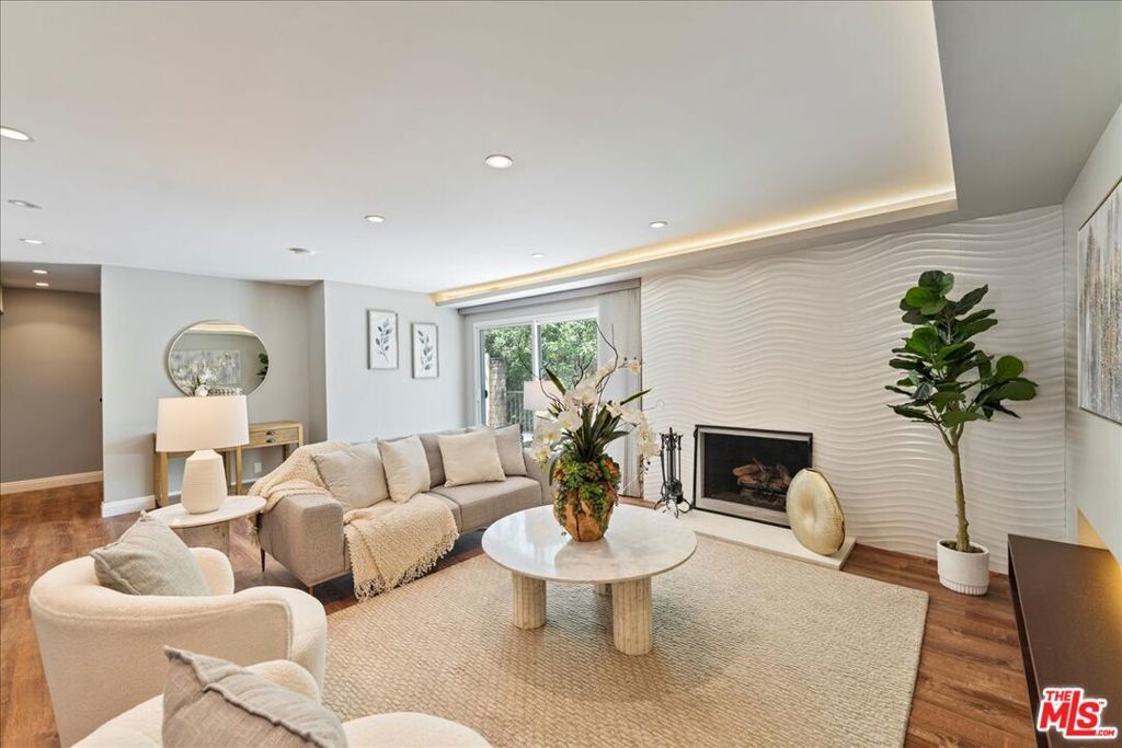 Photo of Listing #25550947