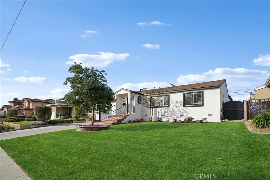 Photo of Listing #SB25081272