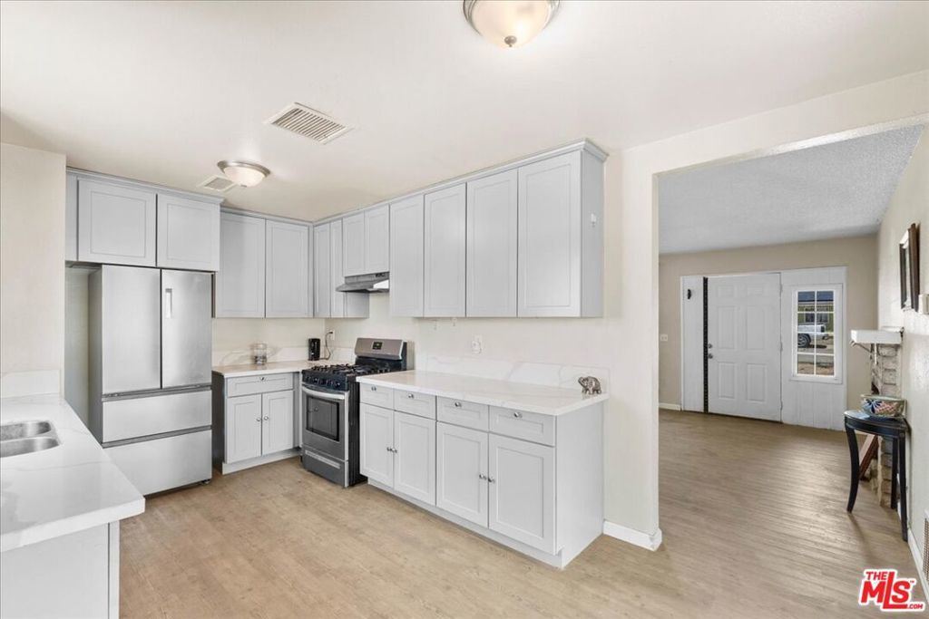 Photo of Listing #25549083