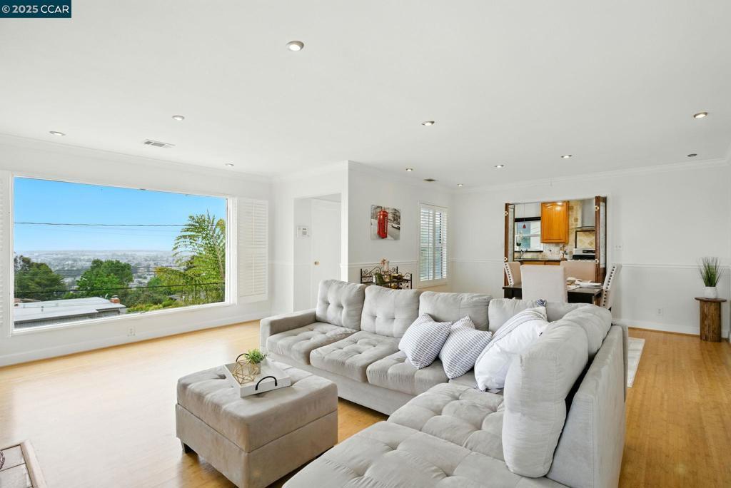 7968 Michigan Ave, Oakland