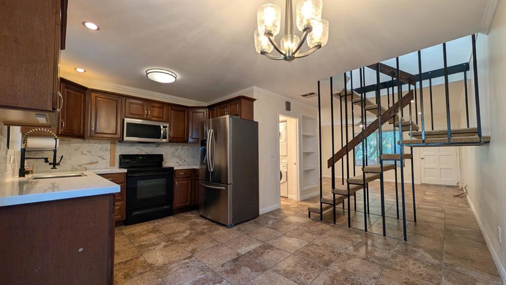 Photo of Listing #PTP2504425