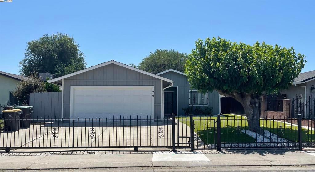 Photo of Listing #41101442