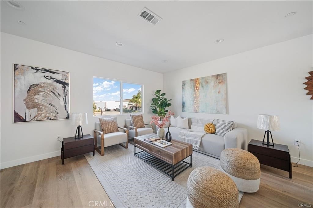 Photo of Listing #IV25130826