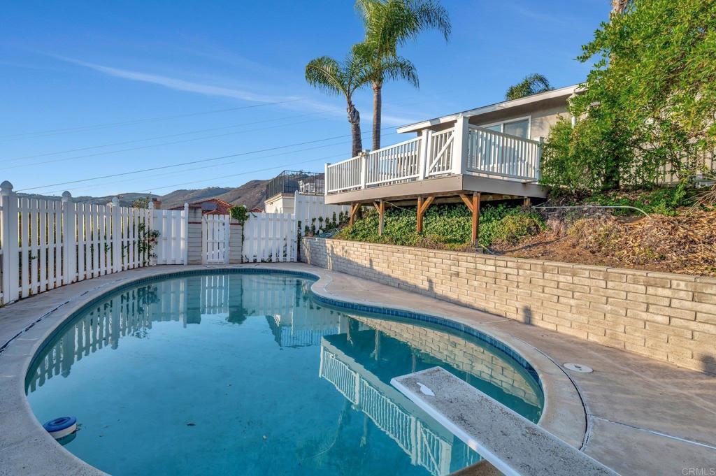 Photo of Listing #PTP2504480