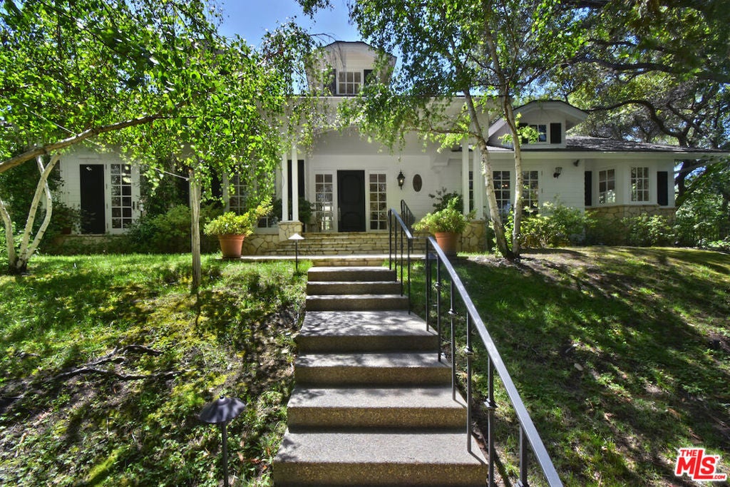 Photo of Listing #25545291