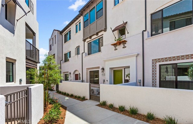 149 Bridle Drive, Burbank