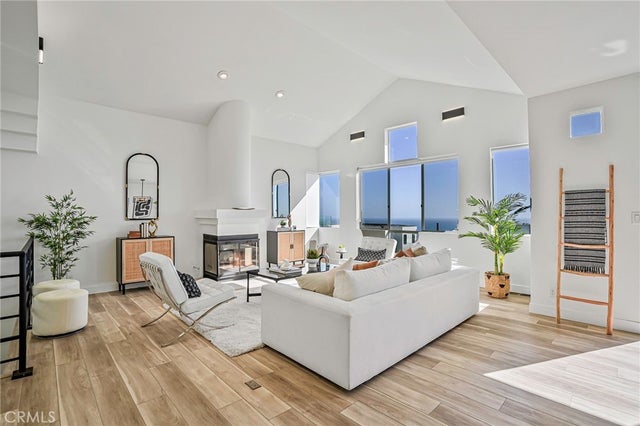 4216 Highland Avenue B, Manhattan Beach.