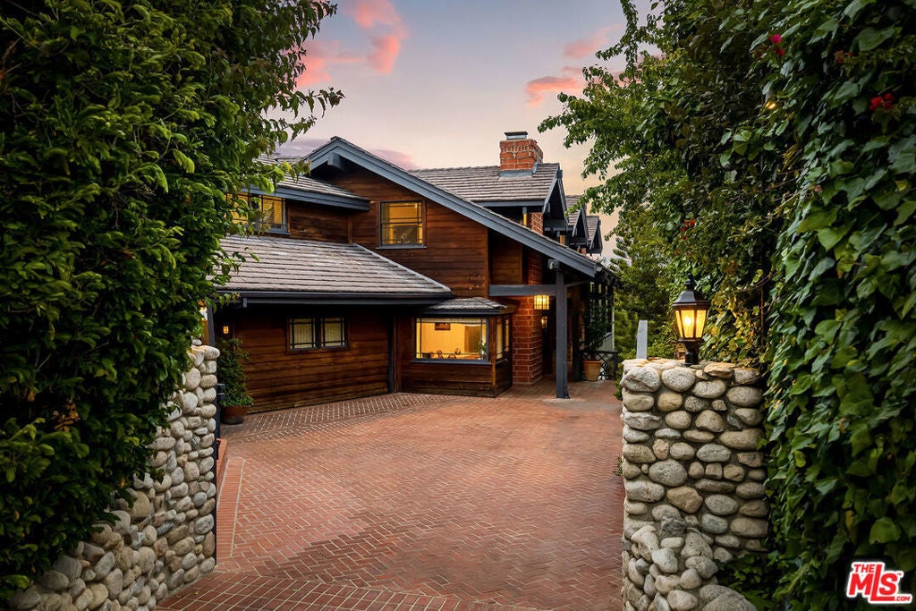 Photo of Listing #25552997