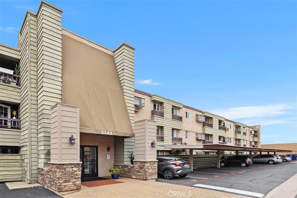 Photo of Listing #IV25138202