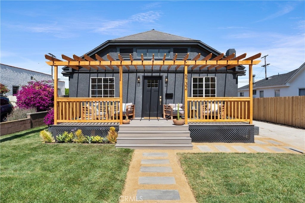 Photo of Listing #SB25131579