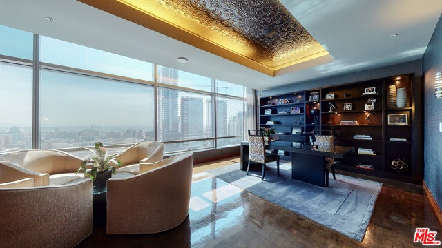 900 W Olympic Boulevard # 33b, Los Angeles