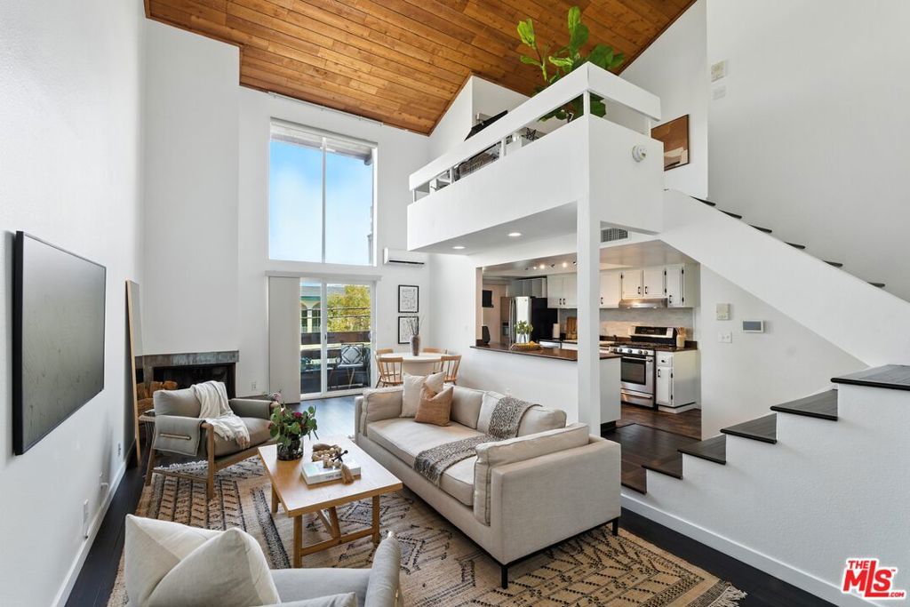 Photo of Listing #25555807