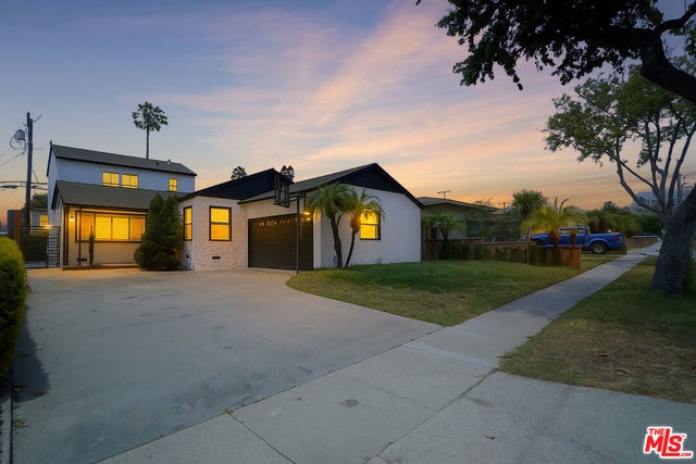 11703 Atkinson Avenue, Hawthorne