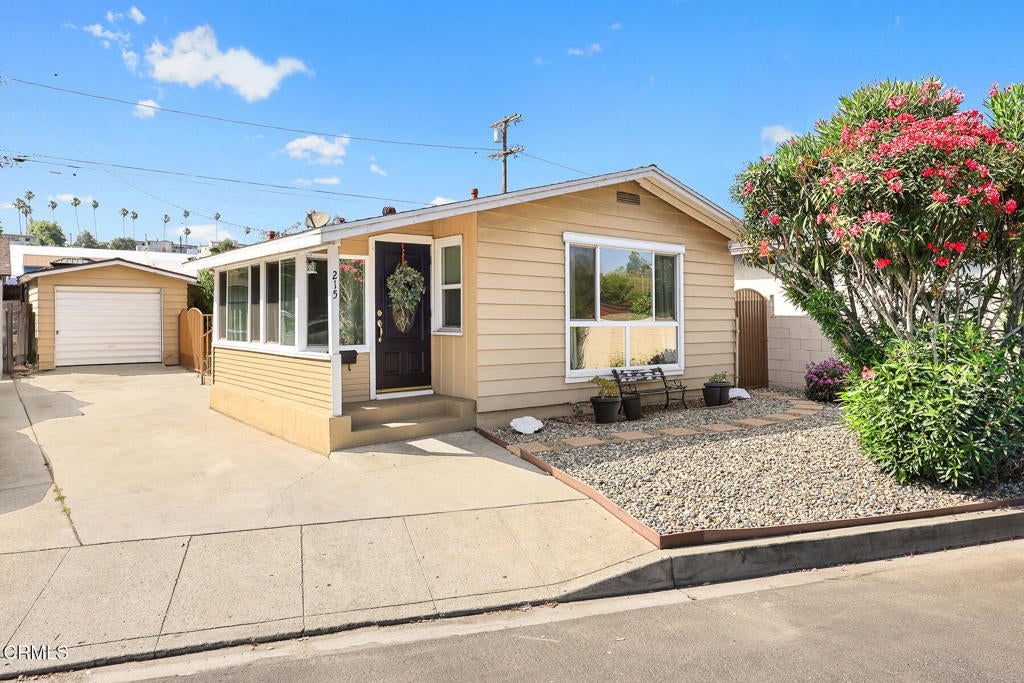 215 Bridewell Street, Los Angeles