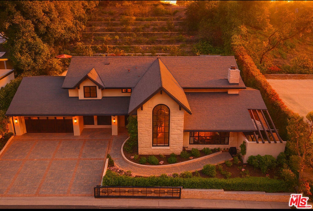 Photo of Listing #25556599