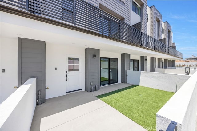 1715 W 149th Street B, Gardena.