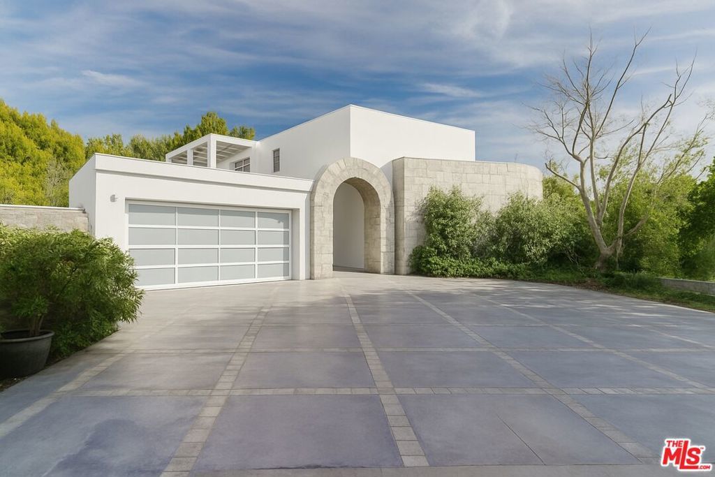 Photo of Listing #25556875