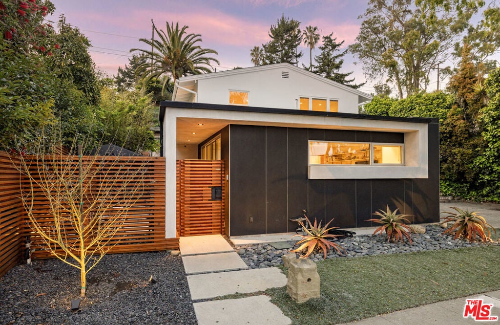 Photo of Listing #25557133