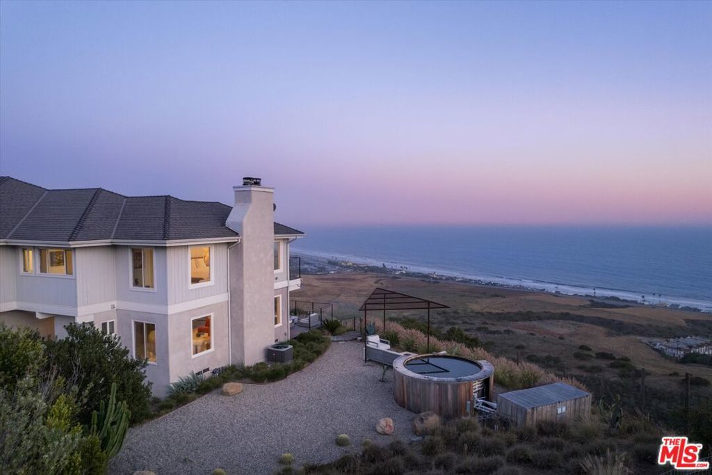 Photo of Listing #25557035