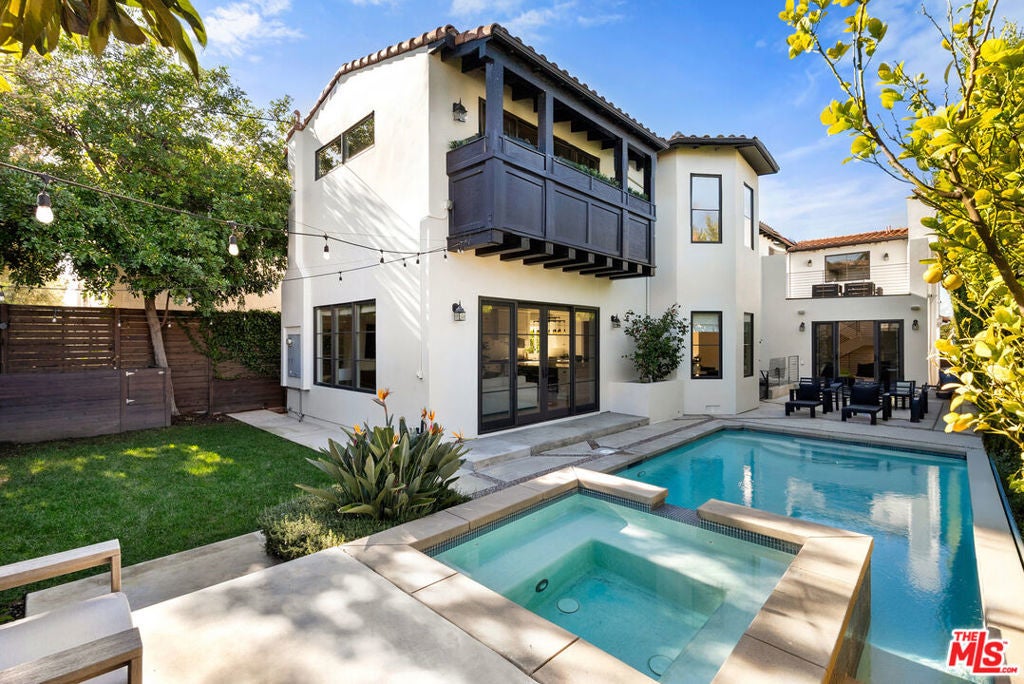 Photo of Listing #25556779