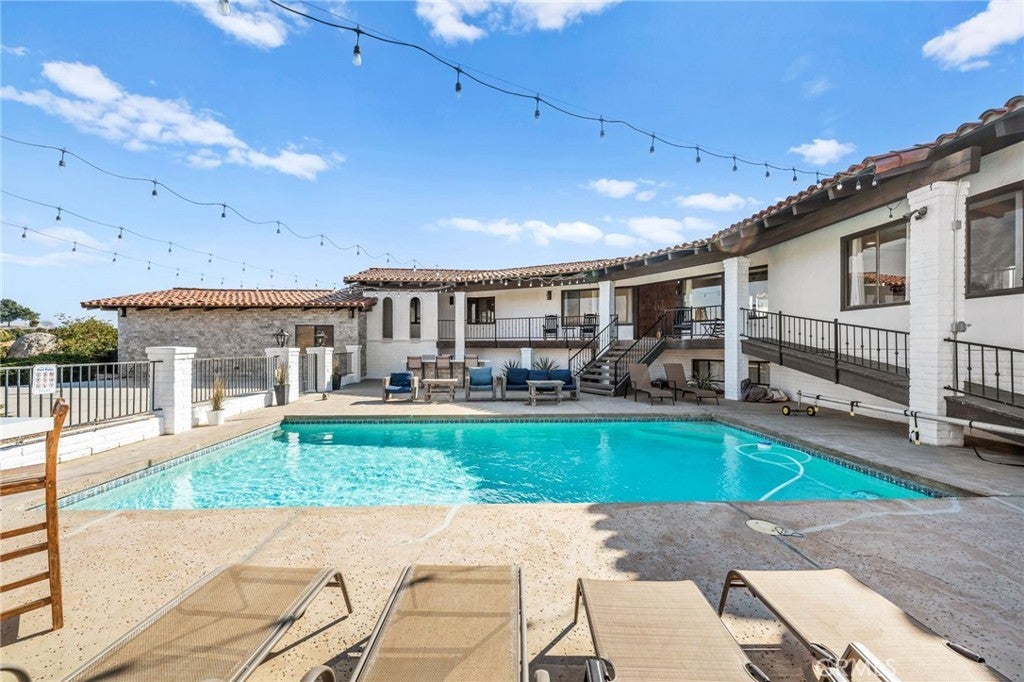 Photo of Listing #SW25143752